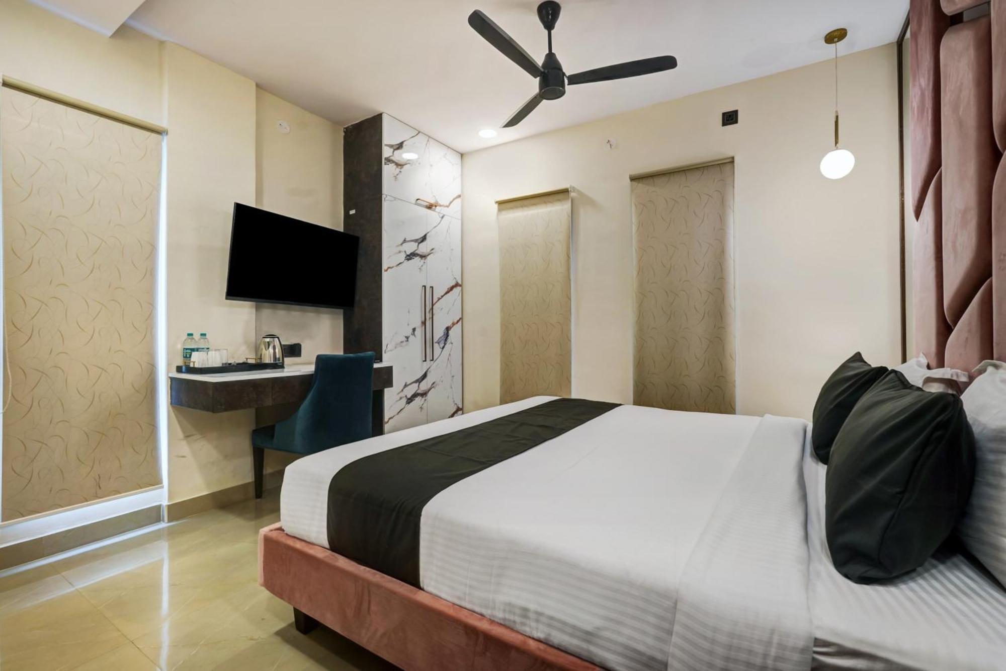 Astra Hotels & Suites - Koramangala Bangalore Extérieur photo