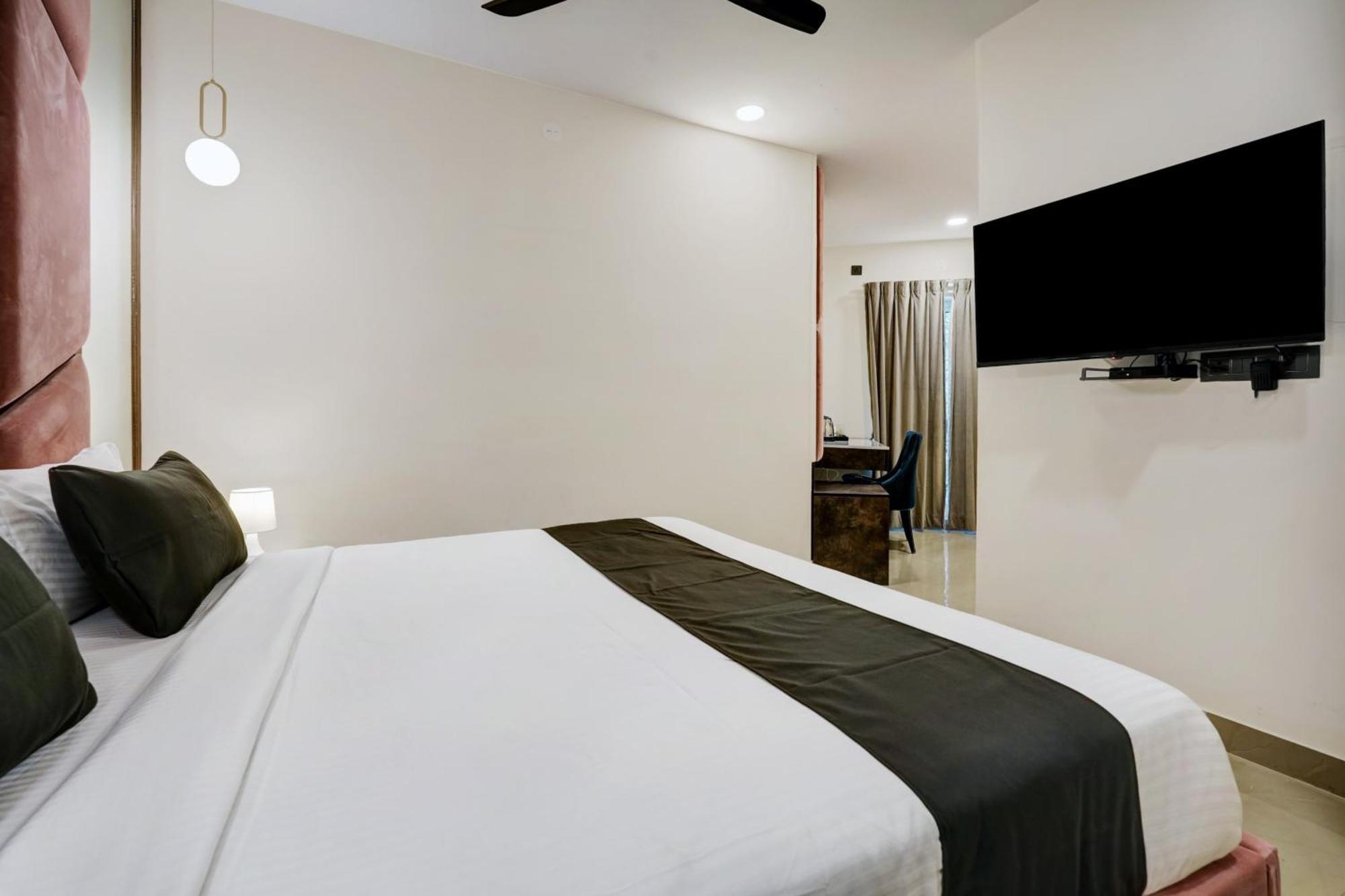Astra Hotels & Suites - Koramangala Bangalore Extérieur photo