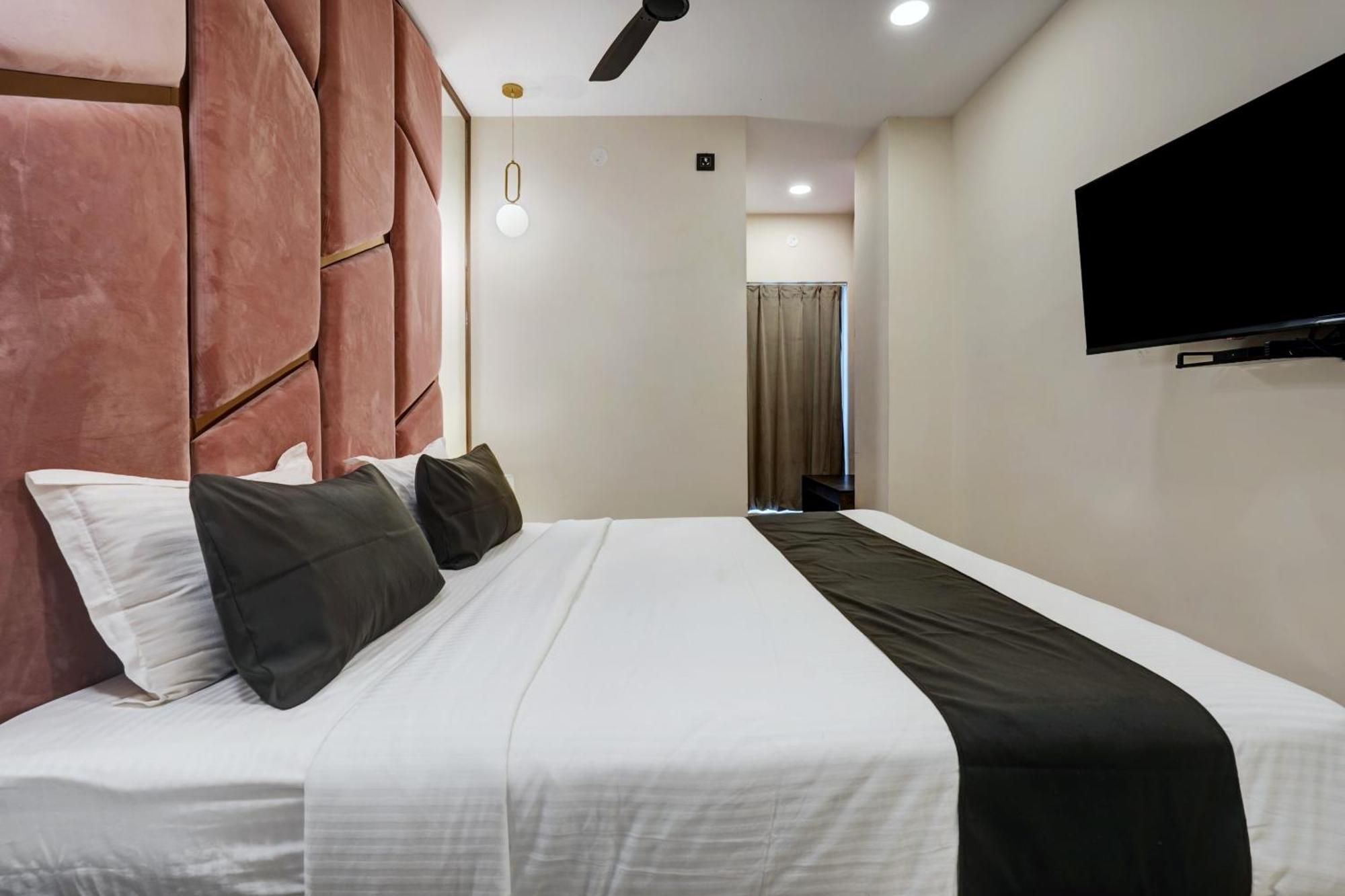 Astra Hotels & Suites - Koramangala Bangalore Extérieur photo
